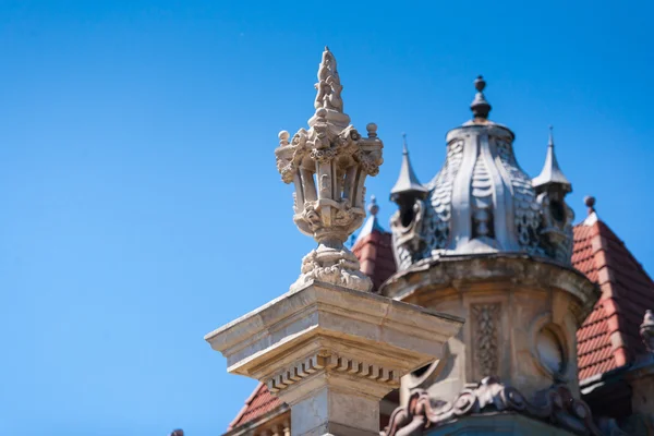 Arquitectura antigua de Lviv, oeste de Ucrania, ciudad vieja, monumento arquitectónico, edificios antiguos — Foto de Stock