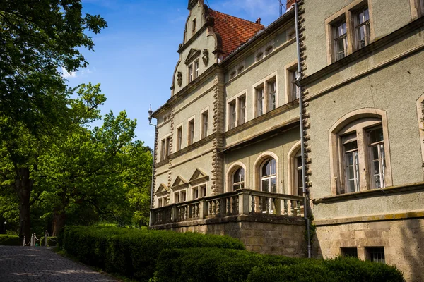 Castillo de Shenborn, Ucrania occidental, Europa, herencia de la Unesco. Castillo de caza del conde Schonborn en Carpaty (en el pasado - Beregvar) Pueblo (Región de Zakarpattja, Ucrania ) — Foto de Stock