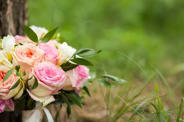 Beautiful bridal bouquet , bridal accessories, wedding European, American Wedding — Stock Photo, Image