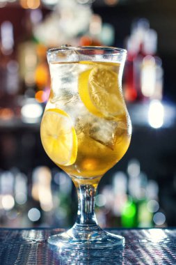 popüler kokteyl votka, cin, tekila ve ROM - uzun Island.Classic alkol kokteyl, kokteyl bar, alkollü içecekler, alkolsüz içecekler, lezzetli kokteyller, temel