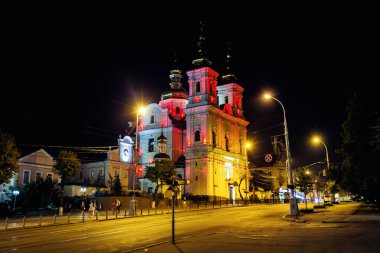 Vinnitsa, Ukrayna - 21 Ağustos 2016. Vinnitsa, gece, Ukrayna, gece şehir kutsal başkalaşım katedralde ışıklar, ışıklar, Avrupa şehri