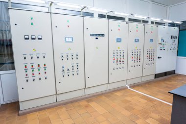 Elektrikçi test endüstriyel makine, ekipman sigorta kutusu, erkek elektrikçi, enerji tasarrufu vidalama elektrikçi Oluşturucusu mühendisi, elektrik iş, elektrik tamiri