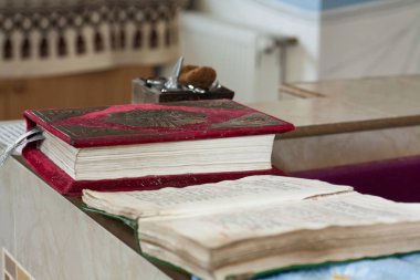 İncil, kilise kitap, sunak, açık bir İncil üzerinde İncil