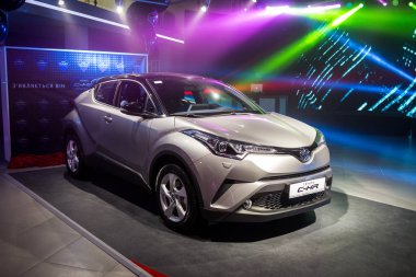 Vinnitsa, Ukrayna - Aralık 16, 2016.Toyota C-Hr konsept otomobil. Toyota showroom. Vinnitsa, Ukrayna yeni Toyota showroom Presentation.Opening. Yeni model Toyota otomobil - Toyota C-Hr tanıtımı
