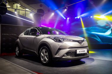 Vinnitsa, Ukrayna - Aralık 16, 2016.Toyota C-Hr konsept otomobil. Toyota showroom. Vinnitsa, Ukrayna yeni Toyota showroom Presentation.Opening. Yeni model Toyota otomobil - Toyota C-Hr tanıtımı