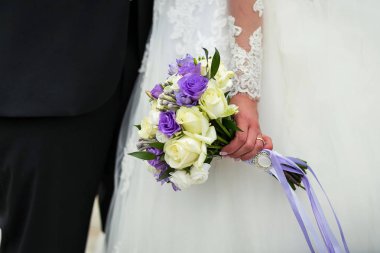bir düğün buket düğün buketi ve eller closeup, Düğün aksesuarları, düğün elinde tutan gelin