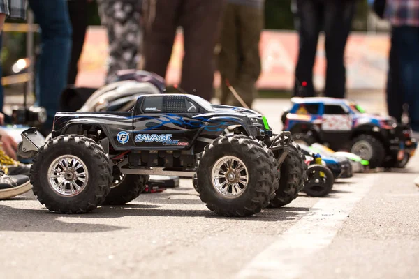 Vinnitsa, Ukraine - June 02, 2012.Radio-controlled race car,rc model car rally race,hobby radio-controlled car racing on a desert summer day,sports car on radio control — Stock Photo, Image