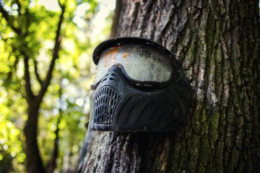 Paintball maskesi, paintball ekipmanları, paintball maskesi asılı bir 