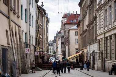 Lviv, Ukrayna - Mayıs 11,2017.old parçası Lviv, Lviv benzersiz mimari mainsquare, eski Avrupa şehir, eski Arnavut kaldırımlı Lviv şehir tramvay parça ile sokak