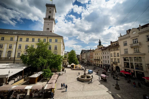 Lviv, Ukraine - 11 mai 2017.vieille partie de Lviv, Lviv unique place centrale de l'architecture, Vieille ville européenne — Photo