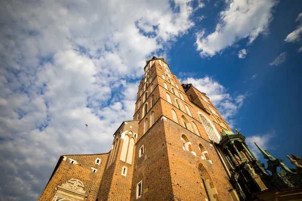 Cracovie, Pologne - Vieille ville, Place du marché de Cracovie, centre historique, une ville à l'architecture ancienne . — Photo