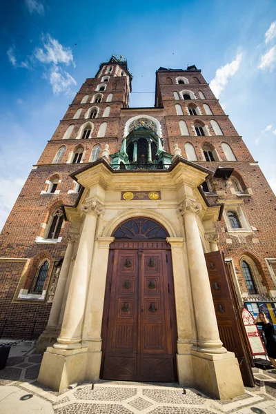 Cracovie, Pologne - Vieille ville, Place du marché de Cracovie, centre historique, une ville à l'architecture ancienne . — Photo