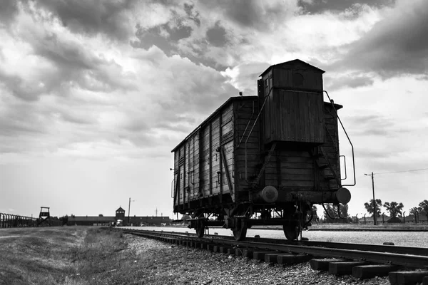 Toplama kampı Auschwitz Birkenau'da Kz Polonya, Auschwitz toplama kampında bölümü raylar üzerinde tarihi tren