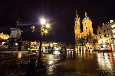 11 Temmuz 2017-Polonya, Krakow. Pazar Meydanı gece. Ana 