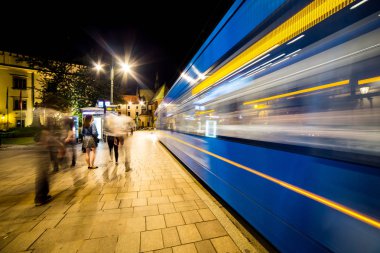 11 Temmuz 2017-Polonya, Krakow. Pazar Meydanı gece. Ana 