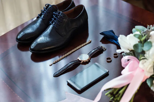 papyon, Ayakkabı, Alyans, telefon, saat, gelin buketi, damat sabah, işadamı, düğün, erkek moda, erkek aksesuarlar