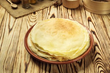 Yığın krep, bir sade krep, Kahvaltı, aperatifler. Day.Stack kefir (ayran) krep, yüksek yığın krep krep. Kahvaltı bütün aile için. Kopya alanı ile. Sığ Dof