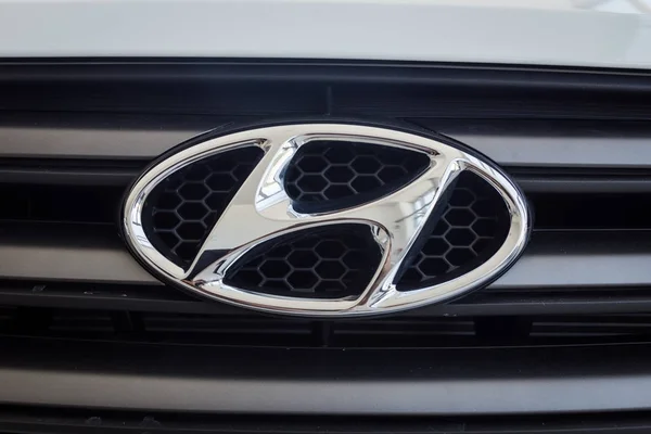 01 Αύγουστος, 2017 - σε Vinnitsa Ουκρανία - το λογότυπο της μάρκας Hyundai, το λογότυπο Hyundai, Hyundai αυτοκίνητο έννοιας, Hyundai Creta — Φωτογραφία Αρχείου