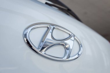 Vinnitsa, Ukrayna - logo marka Hyundai, Hyundai logo, Hyundai konsept otomobil, Hyundai Creta 01 Ağustos, 2017 - in