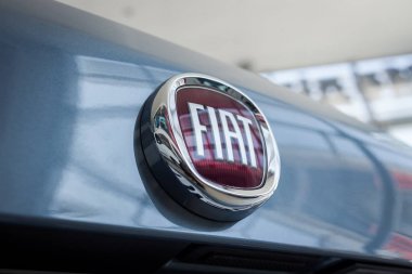 Vinnitsa, Ukrayna - Fiat, Fiat logo, Fiat konsept otomobil, Fiat 500 marka logosu 01 Ağustos, 2017 - in