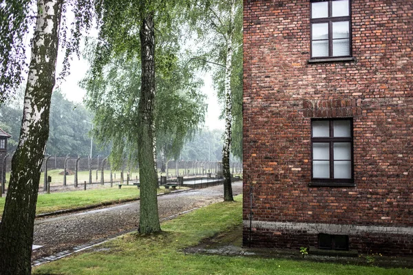 Auschwitz, Lengyelország - július 11-én, 2017.Part az Auschwitzi koncentrációs tábor, laktanya, a koncentrációs tábor, Auschwitz (Lengyelország). Múzeum Auschwitz - Birkenau. — Stock Fotó