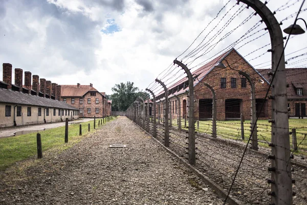 AUSCHWITZ, POLOGNE - 11 juillet 2017.Partie du camp de concentration d'Auschwitz, caserne dans un camp de concentration à Auschwitz (Pologne) .Musée Auschwitz - Birkenau . — Photo