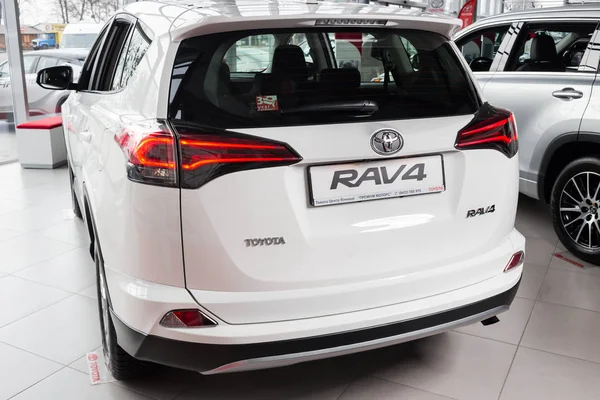 Vinnitsa, Ukrayna - 10 Ocak 2018. Toyota Rav 4 konsept otomobil - arkadan görünüm