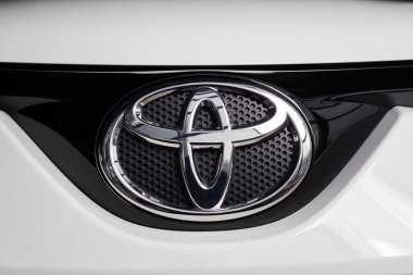 Vinnitsa, Ukrayna - 10 Ocak 2018. Toyota Rav 4 konsept otomobil - logo