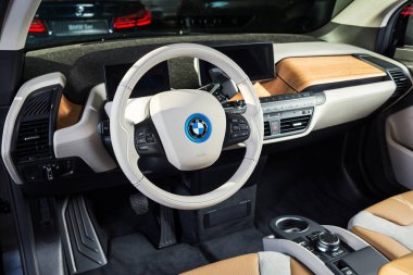 20 Ocak, 2018 - Vinnitsa, Ukrayna. BMW i3 elektrikli araç modeli sunum showroom - içinde iç