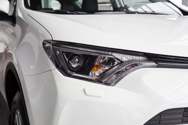 Vinnitsa, Ukrayna - 10 Ocak 2018. Toyota Rav 4 konsept otomobil - Far