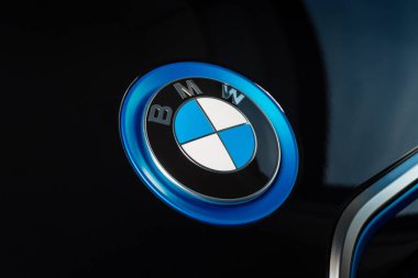 20 Ocak, 2018 - Vinnitsa, Ukrayna. BMW i3 elektrikli araç modeli sunum showroom - logo