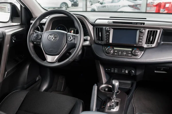 Vinnitsa, Oekraïne -, 10 januari 2018. Toyota Rav 4 conceptauto - interieur binnen — Stockfoto
