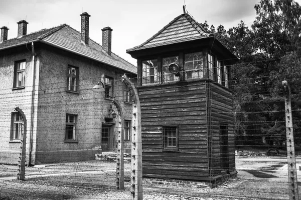 AUSCHWITZ, POLÓNIA - 11 de julho de 2017. Parte do museu do campo de concentração de Auschwitz Birkenau . — Fotografia de Stock