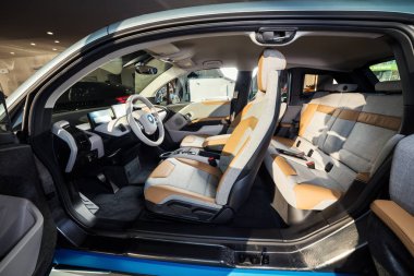 20 Ocak, 2018 - Vinnitsa, Ukrayna. BMW i3 elektrikli araç modeli sunum showroom - içinde iç