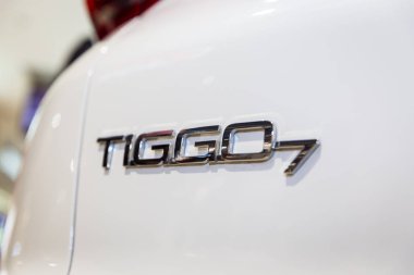 Vinnitsa, Ukrayna - 10 Şubat 2018. Beyaz Chery Tiggo 7 konsept otomobil - logo