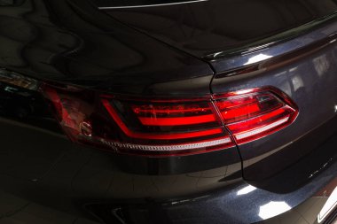 19 Ocak, 2018 - Vinnitsa, Ukrayna. Siyah Volkswagen Vw Arteon sunu showroom - stop lambası