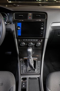 19 Ocak, 2018 - Vinnitsa, Ukrayna. Volkswagen Vw Golf sunu showroom - içinde iç