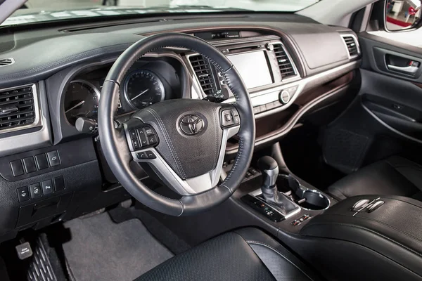 Вінниця, Україна - 10 січня 2018. Toyota Highlander концепт-кар - інтер'єр всередині — стокове фото