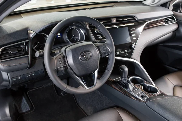 Vinnitsa, Ukrajina - 18. března 2018. Toyota Camry koncept vozu - interiéru uvnitř — Stock fotografie