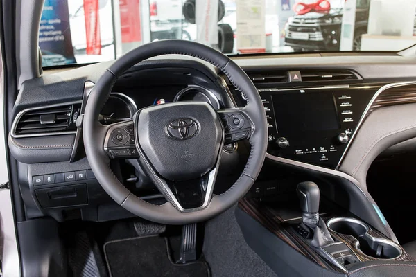 Vinnitsa, Ukrajina - 18. března 2018. Toyota Camry koncept vozu - interiéru uvnitř — Stock fotografie