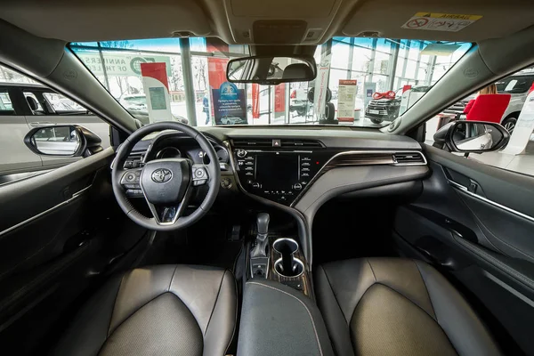 Vinnitsa, Ucrânia - 18 de março de 2018. Carro conceito Toyota Camry - interior dentro — Fotografia de Stock