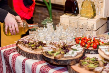 tatil Büfe masa farklı kanepe, sandviç, sna tarafından servis