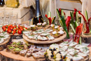 tatil Büfe masa farklı kanepe, sandviç, sna tarafından servis