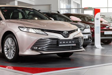 Vinnitsa, Ukrayna - 18 Mart 2018. Toyota Camry konsept otomobil - sunu showroom