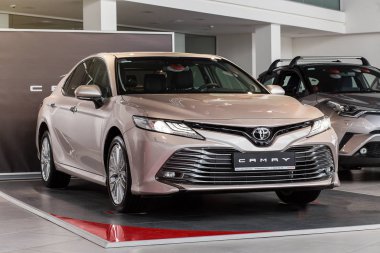 Vinnitsa, Ukrayna - 18 Mart 2018. Toyota Camry konsept otomobil - sunu showroom