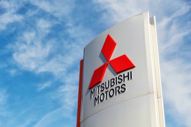 Vinnitsa, Ukrayna 02 Ekim 2015 - '. Mitsubishi Motors logosu bir stand