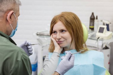 Diş ağrısı - diş sorunu acı kadın.