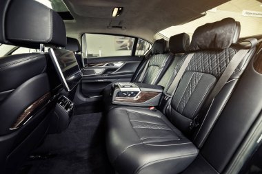 24 Nisan, 2018 - Vinnitsa, Ukrayna. BMW 750i konsept otomobil - içinde iç