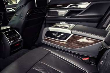 24 Nisan, 2018 - Vinnitsa, Ukrayna. BMW 750i konsept otomobil - içinde iç