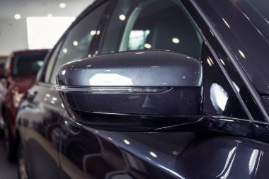 24 Nisan, 2018 - Vinnitsa, Ukrayna. BMW 750i konsept otomobil - yan ayna